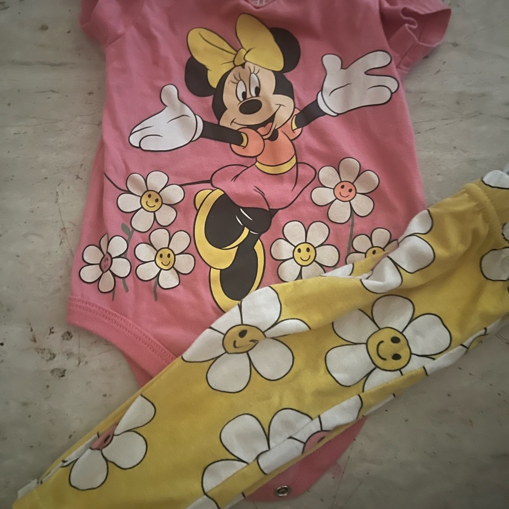 Disney Minnie Mouse Pink and Yellow Set